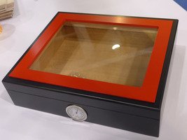 Zigarrenzubehör Humidor  Classic Schwarz mit rotem Rahmen (2. Wahl) (571073)